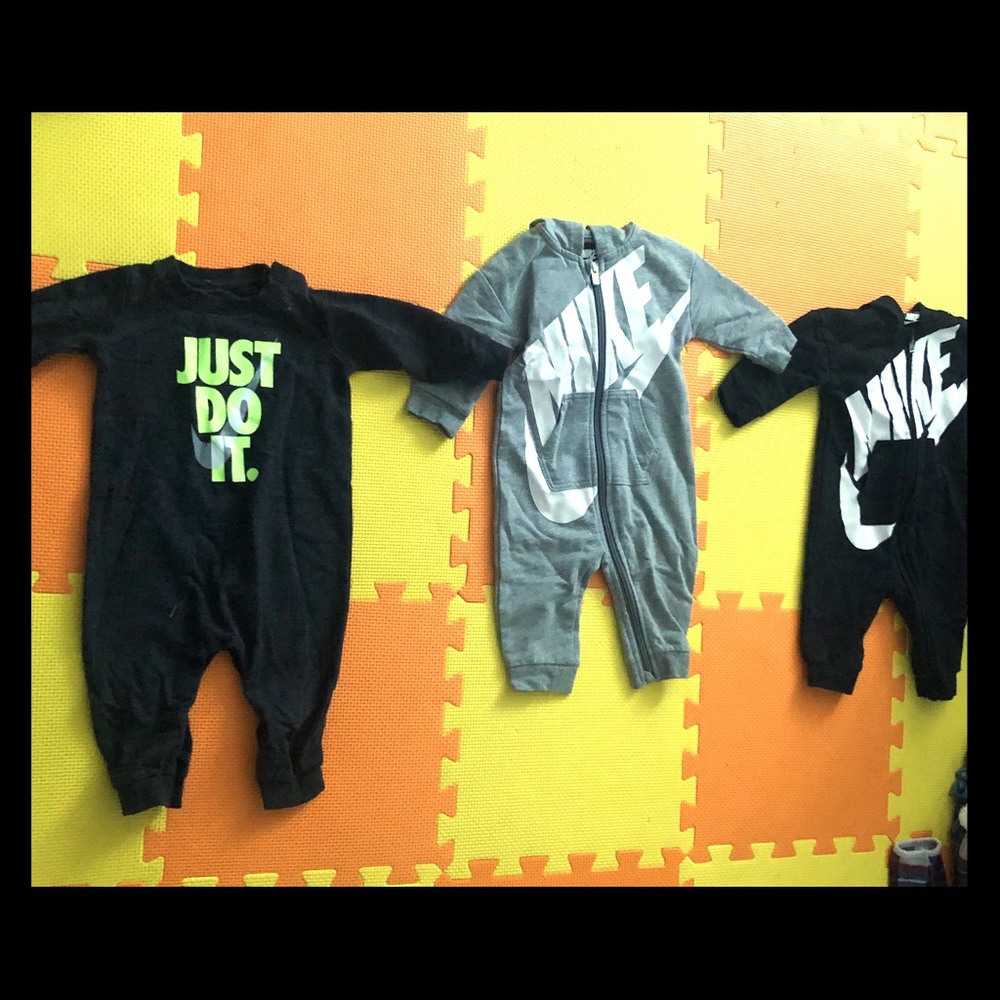 NIKE ZIP UP ONSIES